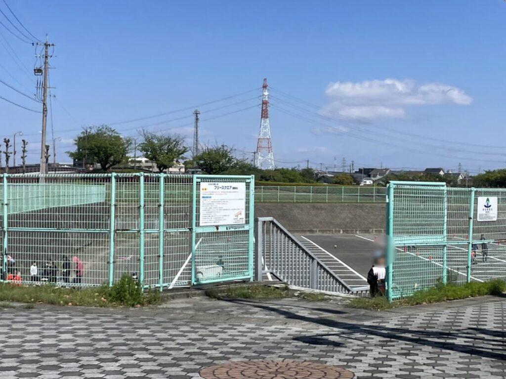 臨時駐車場