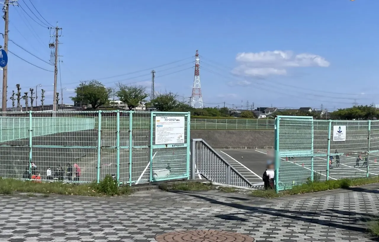 臨時駐車場